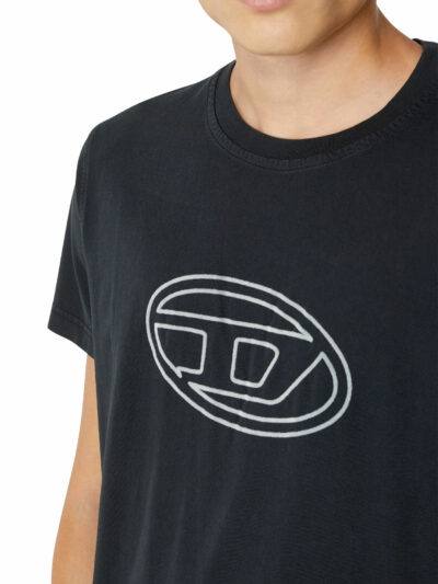 DIESEL – חולצה דיזל בצבע שחור דגם T-DIEGOR-E9