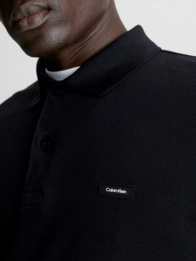 CALVIN KLEIN – חולצת פולו קלווין קליין בצבע שחור דגם K10K111196