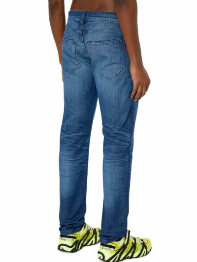 DIESEL – ג’ינס דיזל בצבע כחול דגם D-STRUKT 0KHAM