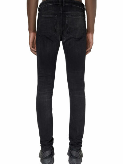 DIESEL – ג’ינס דיזל בצבע שחור דגם SLEENKER 09A89