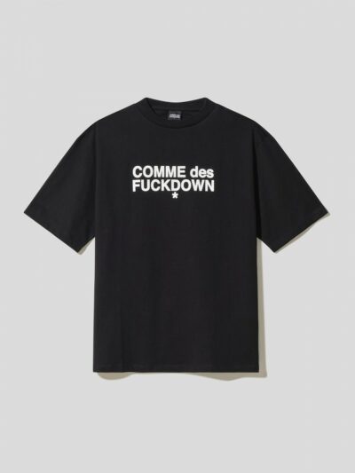 COMME DES FUCKDOWN - טישרט COMME DES FUCKDOWN בצבע שחור דגם CFABM00008